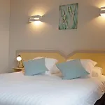 Logis Restaurant & A La 12 Hotel Delme