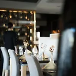 Hotel Logis Restaurant & A La 12 Delme