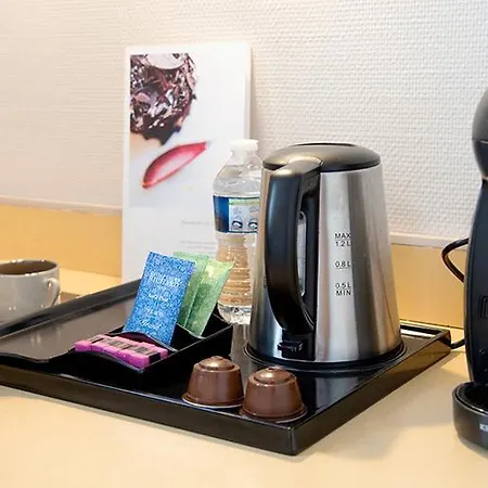 Logis Restaurant & A La 12 מלון