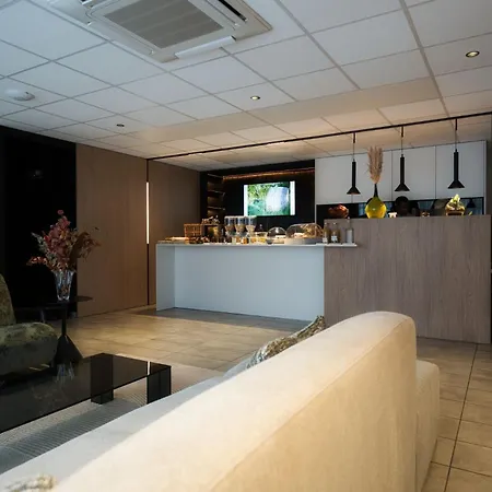 Logis Restaurant & A La 12 Delme