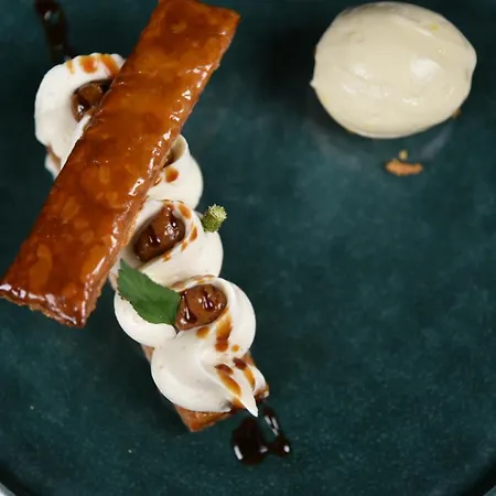 Logis Restaurant & A La 12 3*