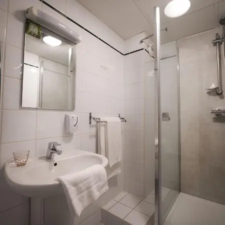 Logis Restaurant & A La 12 Hotel 3*