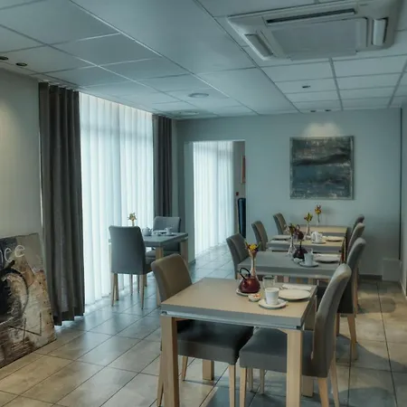 Restaurant&hôtel à La 12 3*