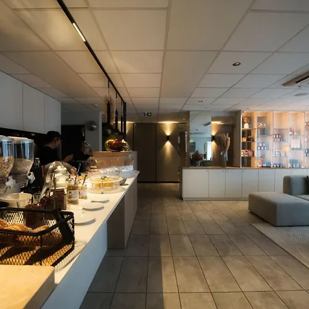 Hotel Logis Restaurant & A La 12 Delme