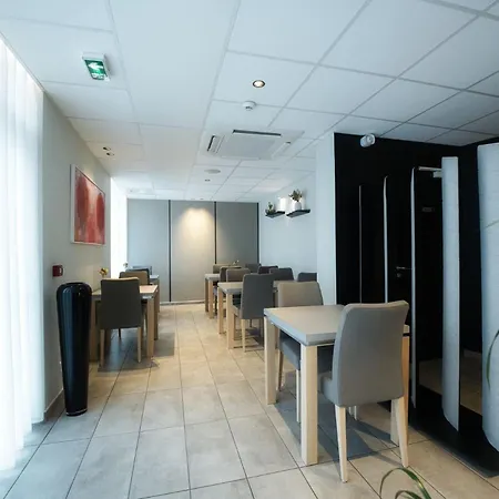 Logis Restaurant & A La 12 3* Delme