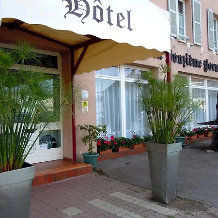 Hotel Logis Restaurant & A La 12 3*