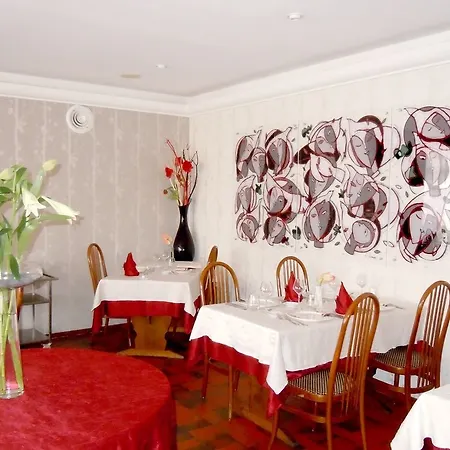 Logis Restaurant & A La 12