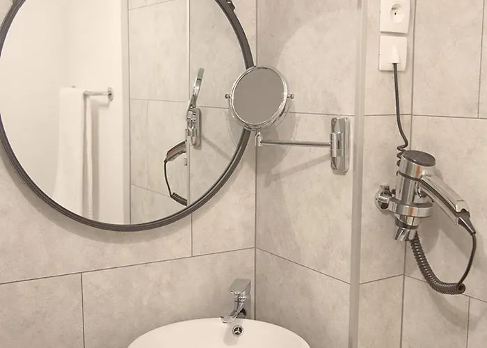 Hotel Logis Restaurant&hôtel à La 12