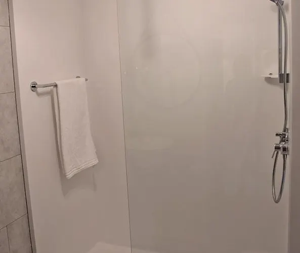 Hotel Logis Restaurant & A La 12 3*