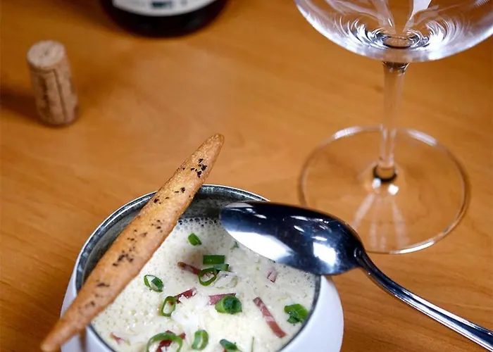 Logis Restaurant & A La 12