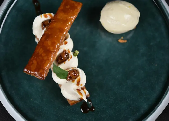 Logis Restaurant & A La 12 3*