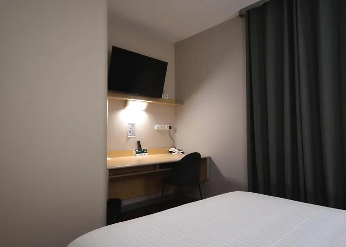 Hotel Logis Restaurant & A La 12