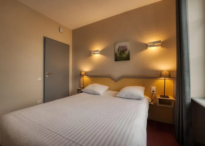 Logis Restaurant & A La 12 Hotel