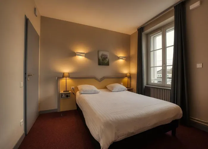 Logis Restaurant & A La 12 Hotel 3*