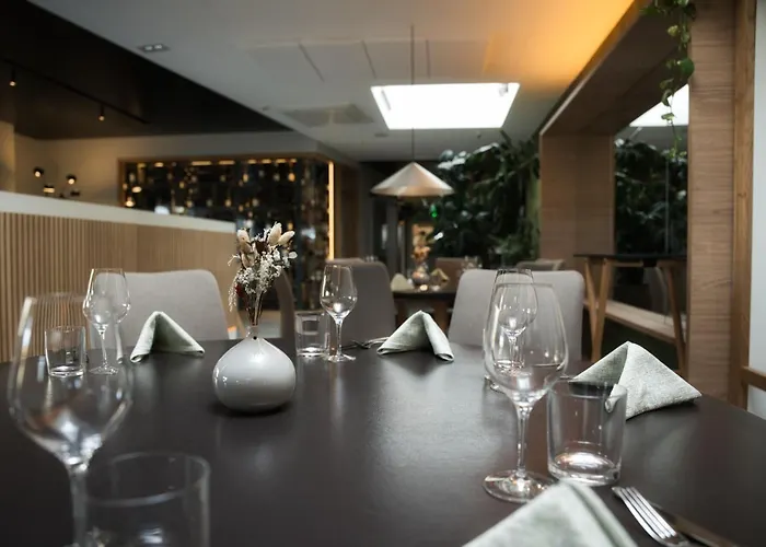 Logis Restaurant & A La 12