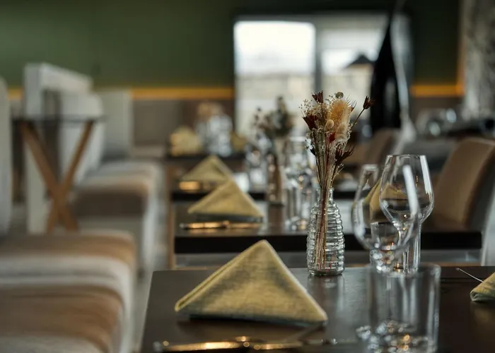 Logis Restaurant&hôtel à La 12 Hotel 3*