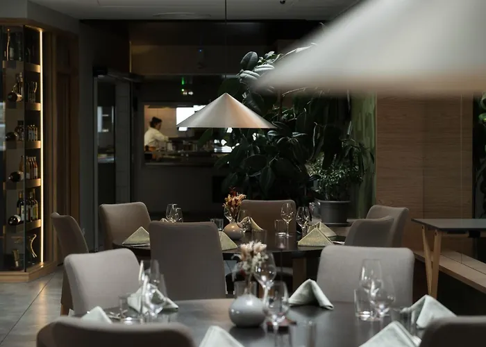 Logis Restaurant & A La 12 Hotel