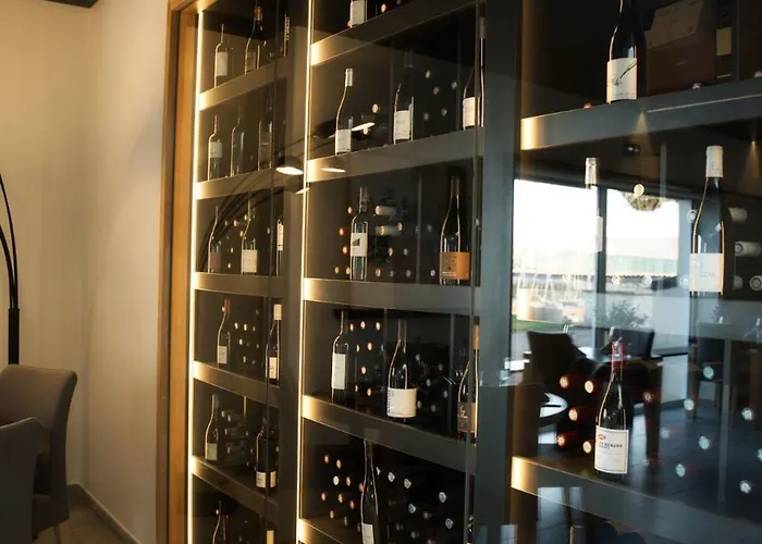 Logis Restaurant & A La 12 3* Delme