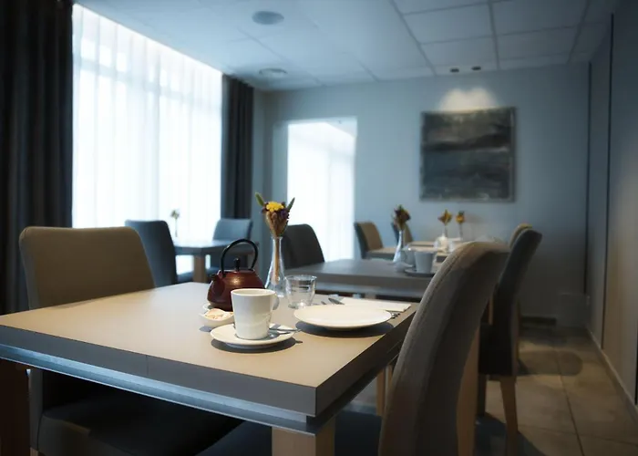 Logis Restaurant & A La 12 Hotel Delme