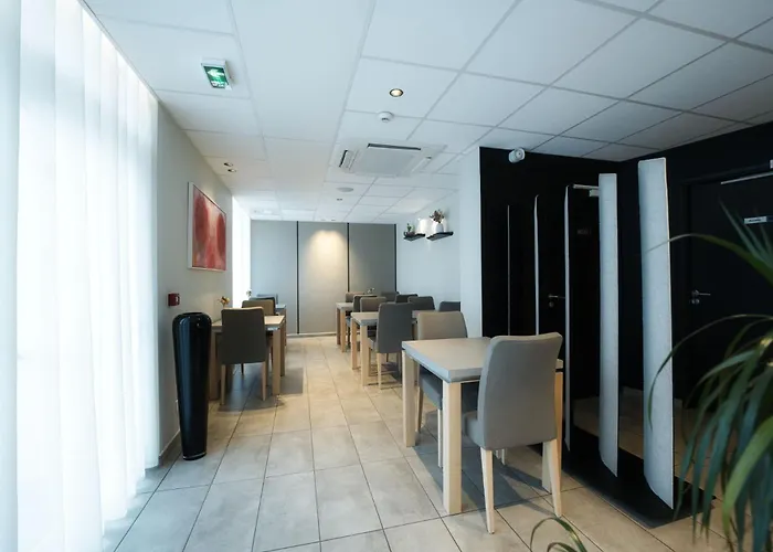 Logis Restaurant & A La 12 3* Delme